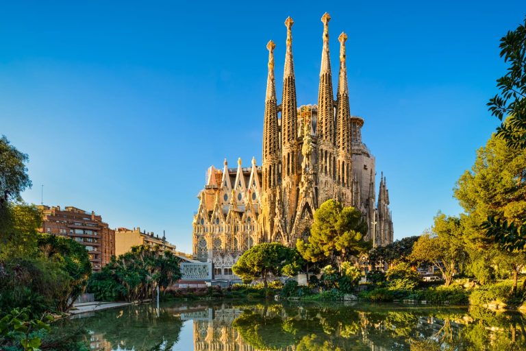 The Complete Guide to Travelling to Spain
